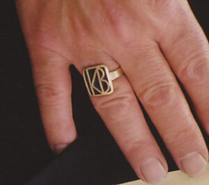 gouden ring met niëllo