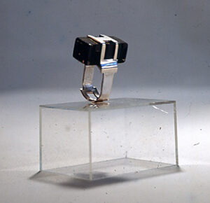 ring met rechthoekige steen